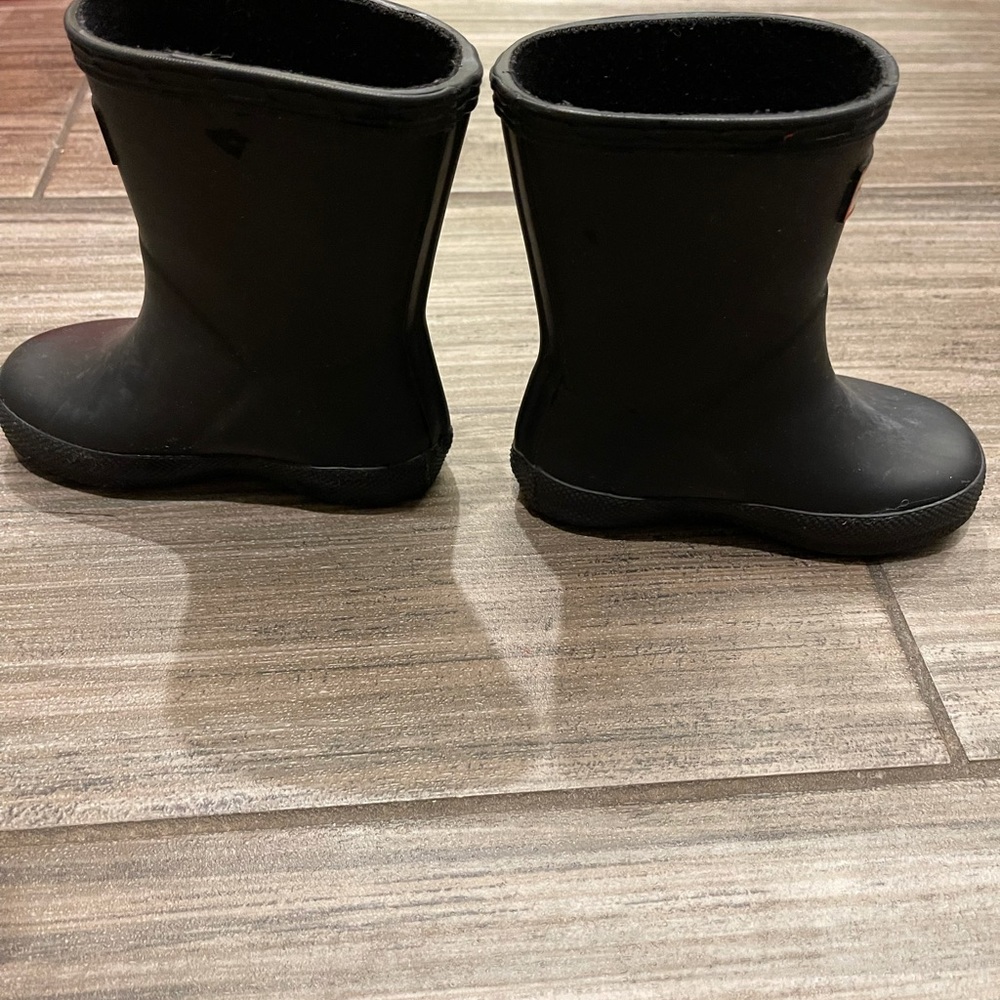 Used toddler hunter boots